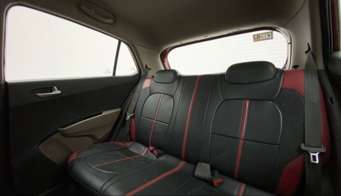 2015 Hyundai Grand i10 SPORTZ 1.2 KAPPA VTVT, CNG, Manual, 90,125 km, Right Side Rear Door Cabin