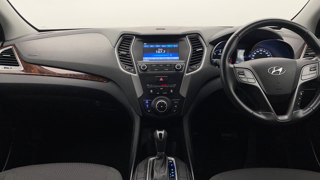2016 Hyundai Santa Fe Active Crdi (4x4), Automatic, 46033 km, Dashboard View