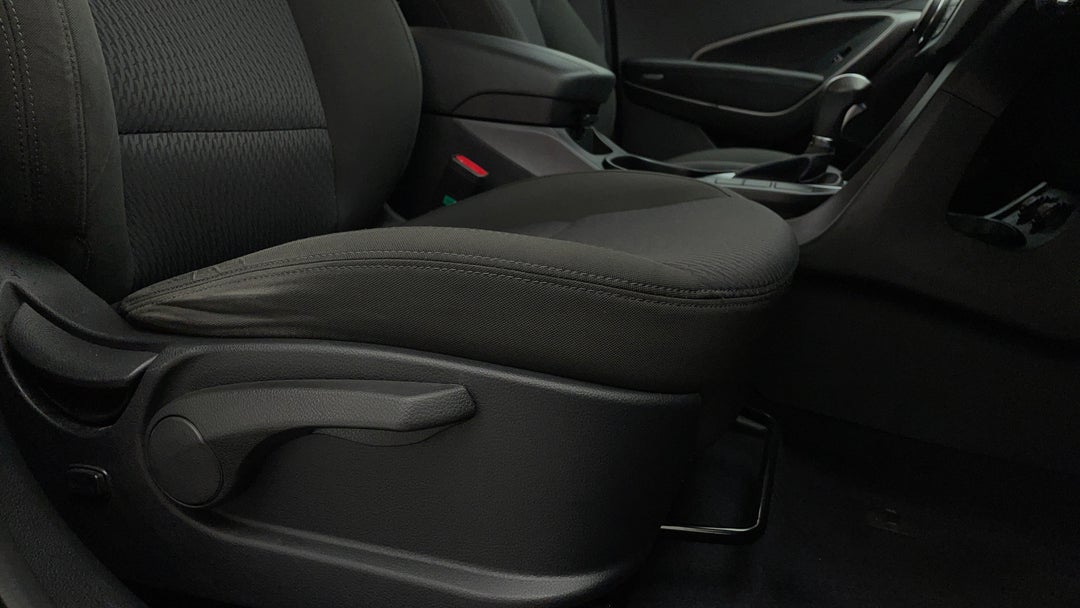 2016 Hyundai Santa Fe Active Crdi (4x4), Automatic, 46033 km, Drivers Side Adjustment Panel