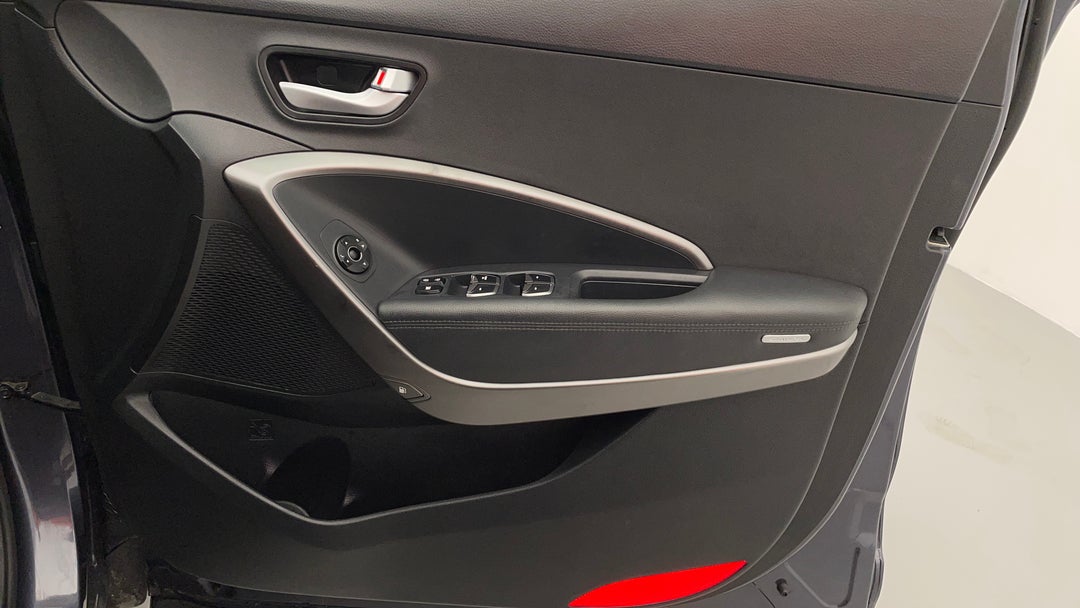 2016 Hyundai Santa Fe Active Crdi (4x4), Automatic, 46033 km, Speaker View