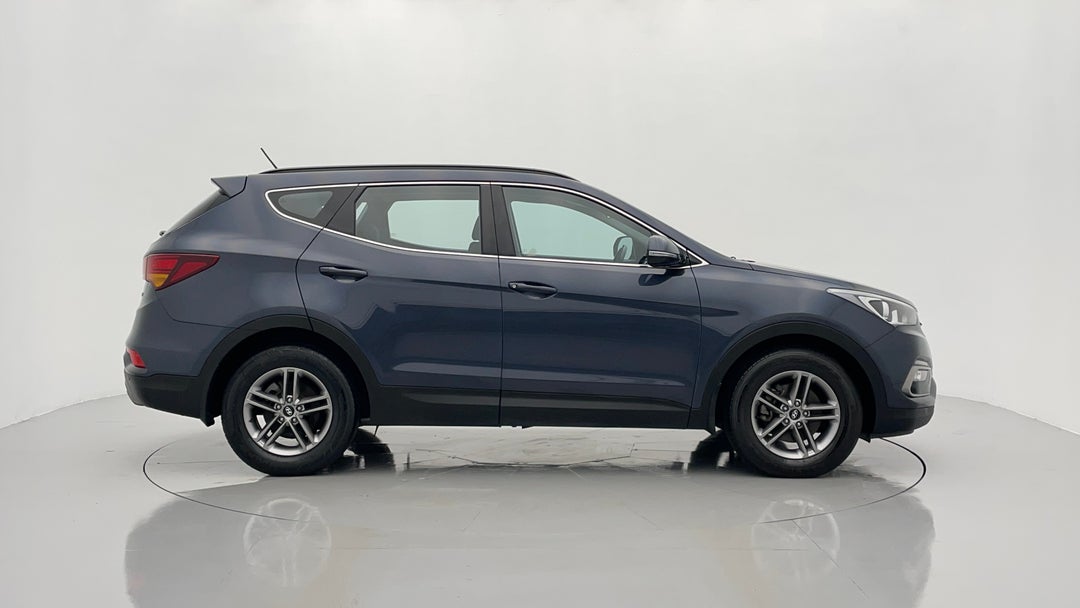 2016 Hyundai Santa Fe Active Crdi (4x4), Automatic, 46033 km, Right Side View