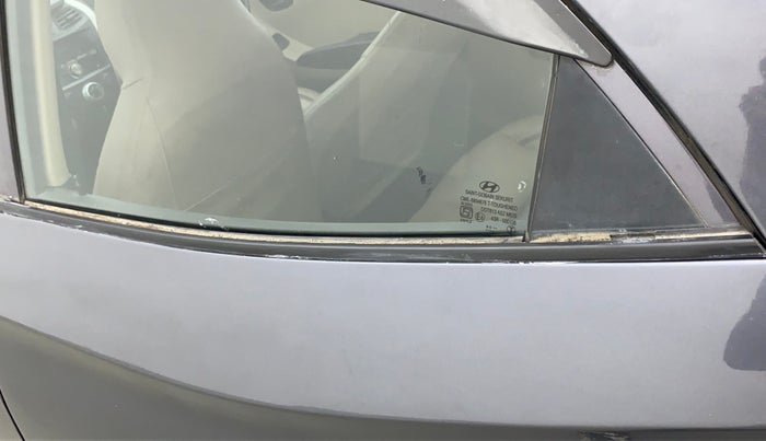2016 Hyundai Eon ERA +, Petrol, Manual, 49,128 km, Rear left door - Weather strip has minor damage