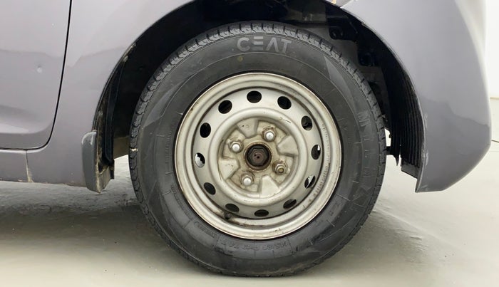 2016 Hyundai Eon ERA +, Petrol, Manual, 49,128 km, Right Front Wheel