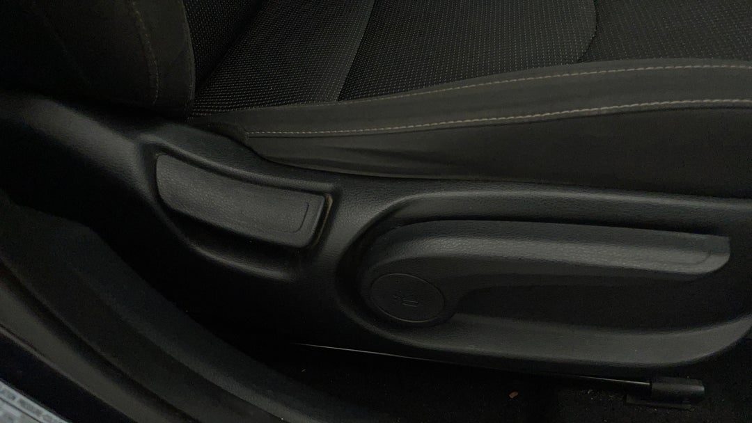 2019 Kia Cerato S, Automatic, 88863 km, Drivers Side Adjustment Panel