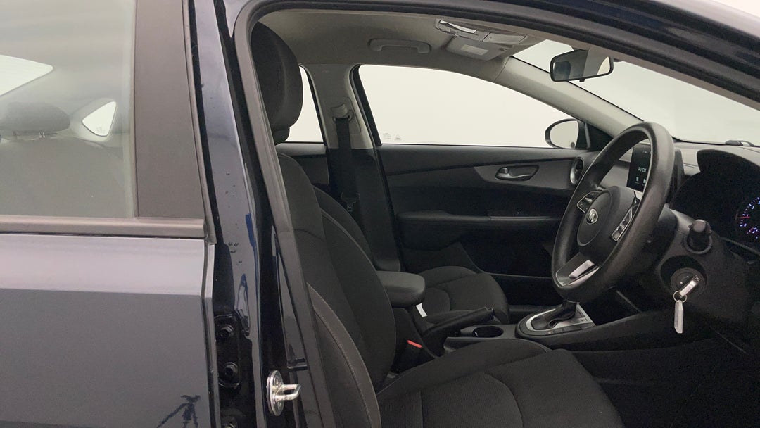 2019 Kia Cerato S, Automatic, 88863 km, Right Side Front Door Cabin View