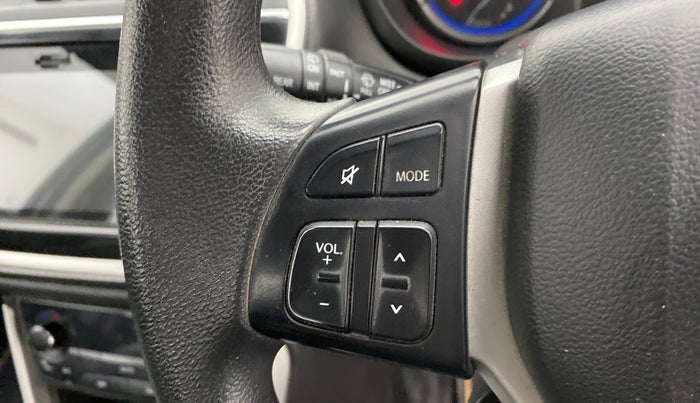 2016 Maruti S Cross ZETA 1.3, Diesel, Manual, 87,446 km, Steering wheel - Phone control not functional
