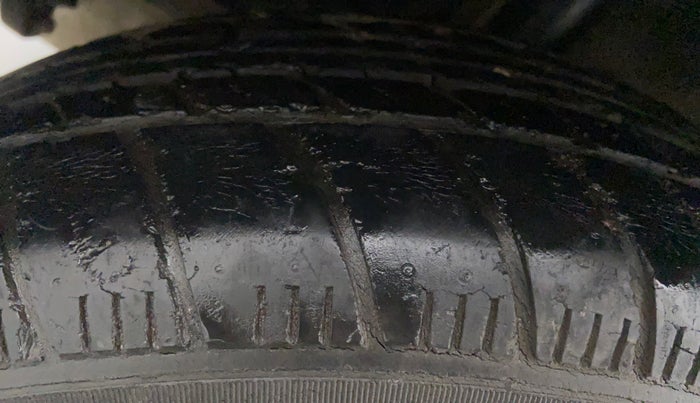 2011 Maruti Ritz ZXI, Petrol, Manual, 39,616 km, Right Rear Tyre Tread
