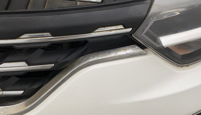2019 Renault TRIBER RXT, Petrol, Manual, 50,825 km, Front bumper - Chrome strip damage