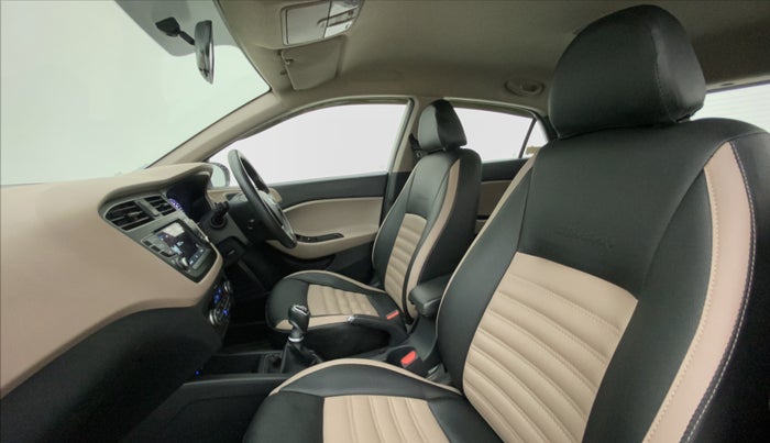 2018 Hyundai Elite i20 ASTA 1.4 CRDI, Diesel, Manual, 25,696 km, Right Side Front Door Cabin