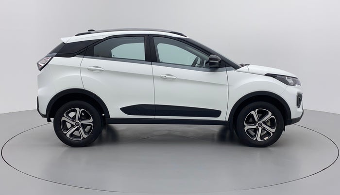 2022 Tata NEXON XZA PLUS (O) DIESEL, Diesel, Automatic, 26,263 km, Right Side View