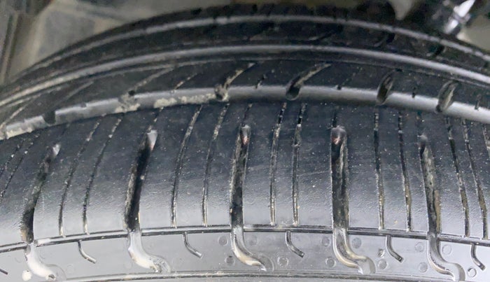 2018 Honda City V MT PETROL, Petrol, Manual, 68,805 km, Left Front Tyre Tread