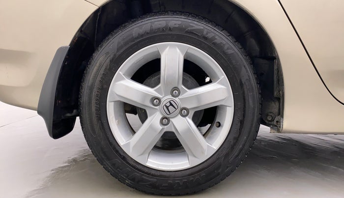 2011 Honda City V MT PETROL, Petrol, Manual, 1,49,455 km, Right Rear Wheel