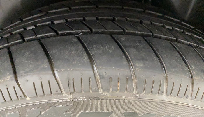 2014 Volkswagen Polo HIGHLINE1.2L PETROL, Petrol, Manual, 37,425 km, Left Rear Tyre Tread