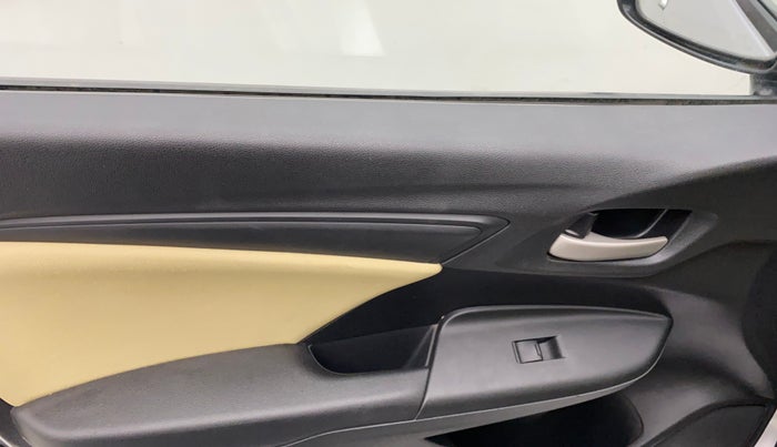 2017 Honda Jazz 1.2L I-VTEC S, Petrol, Manual, 35,148 km, Left front window switch / handle - Power window makes minor noise