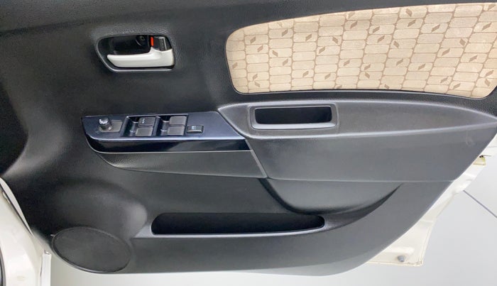 2017 Maruti Wagon R 1.0 VXI, Petrol, Manual, Driver Side Door Panels Control