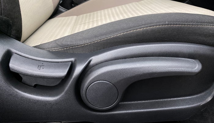 2019 Hyundai Elite i20 ASTA 1.2 (O), Petrol, Manual, 22,319 km, Driver Side Adjustment Panel