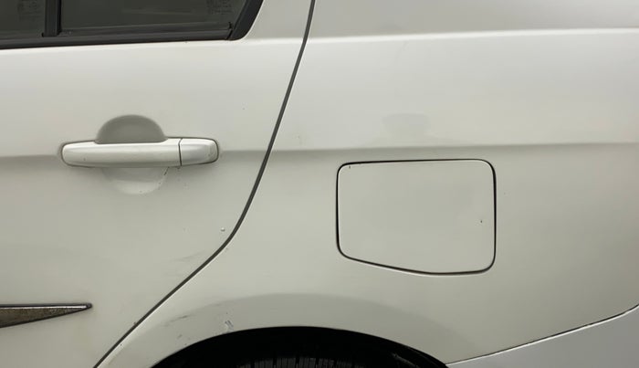 2015 Maruti Ciaz VXI, Petrol, Manual, 85,944 km, Left quarter panel - Minor scratches