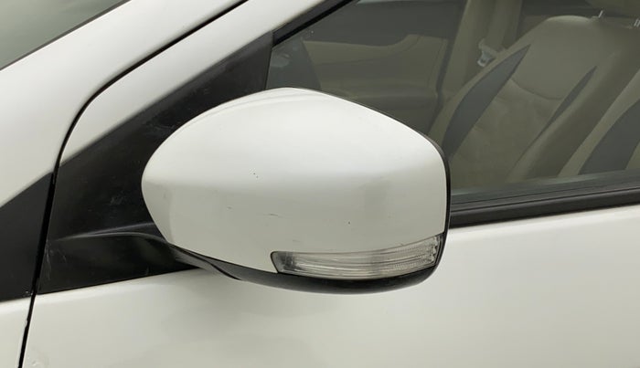 2015 Maruti Ciaz VXI, Petrol, Manual, 85,944 km, Left rear-view mirror - Indicator light not working