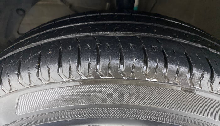 2017 Maruti Dzire VXI, Petrol, Manual, 38,584 km, Left Front Tyre Tread