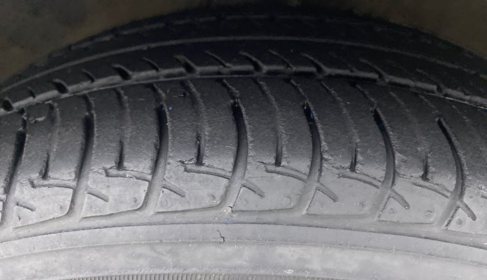2018 Maruti Celerio VXI AMT, Petrol, Automatic, 31,411 km, Right Front Tyre Tread