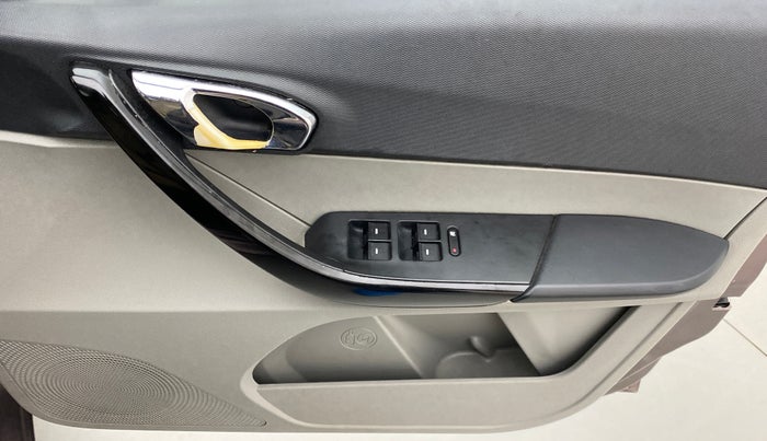 2016 Tata Tiago XZ 1.2 REVOTRON, Petrol, Manual, 65,072 km, Driver Side Door Panels Control