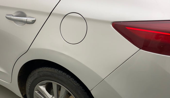 2017 Hyundai New Elantra 2.0 SX(O) AT PETROL, Petrol, Automatic, 1,13,960 km, Left quarter panel - Slightly dented