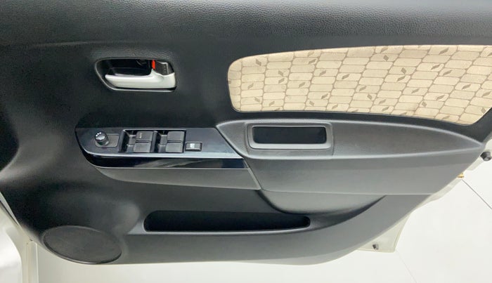 2018 Maruti Wagon R 1.0 VXI, Petrol, Manual, 18,905 km, Driver Side Door Panels Control