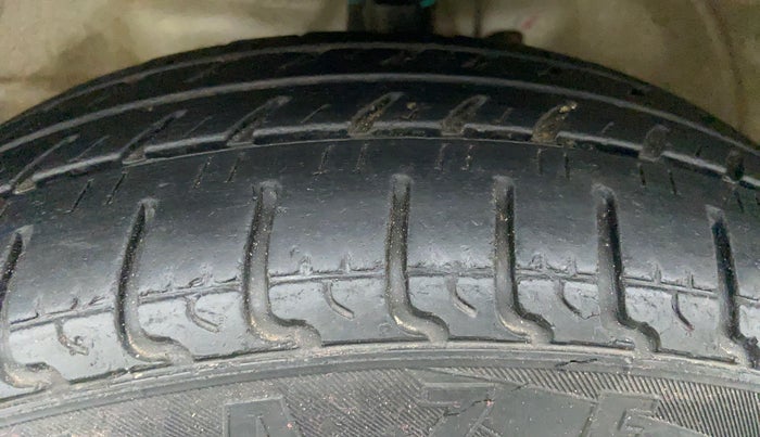 2018 Maruti Wagon R 1.0 VXI, Petrol, Manual, 18,905 km, Left Front Tyre Tread