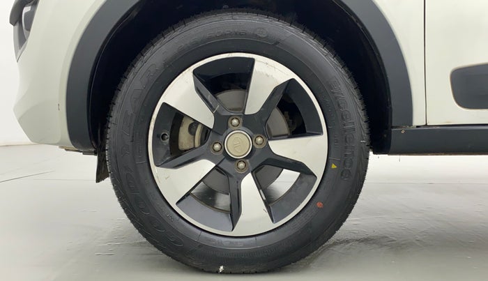 2019 Tata NEXON XZA+ 1.2 Dual Tone, Petrol, Automatic, 40,514 km, Left Front Wheel