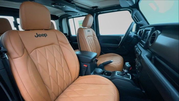 Jeep Gladiator-Right Side Front Door Cabin View