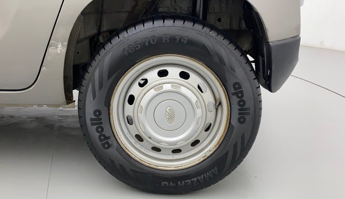 2016 Mahindra Kuv100 K2 6 STR, Petrol, Manual, 71,610 km, Left Rear Wheel