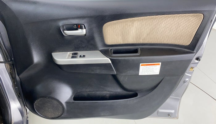 2017 Maruti Wagon R 1.0 LXI CNG, CNG, Manual, 38,406 km, Driver Side Door Panels Control