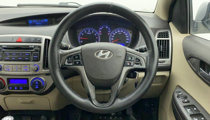 2013 Hyundai i20 SPORTZ 1.2, Petrol, Manual, 1,04,827 km, Steering Wheel Close Up