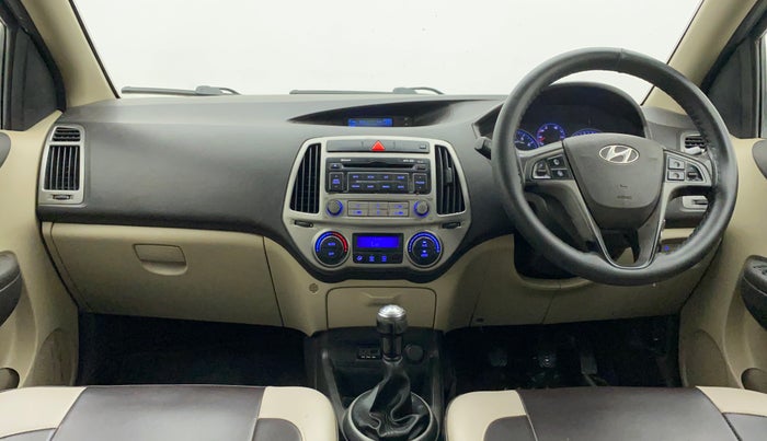 2013 Hyundai i20 SPORTZ 1.2, Petrol, Manual, 1,04,827 km, Dashboard
