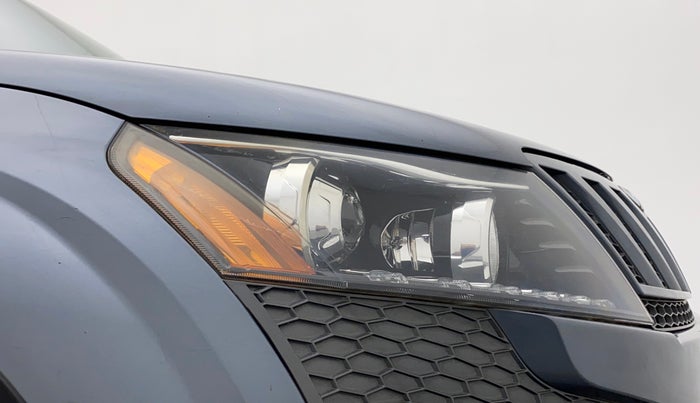 2015 Mahindra XUV500 W6, Diesel, Manual, 90,935 km, Right headlight - Minor scratches