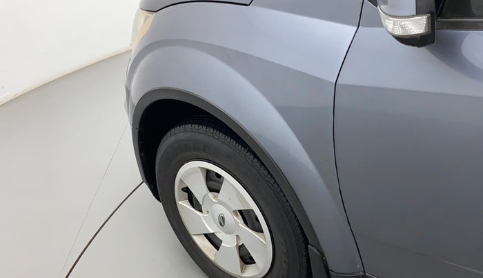 2015 Mahindra XUV500 W6, Diesel, Manual, 90,935 km, Left fender - Minor scratches