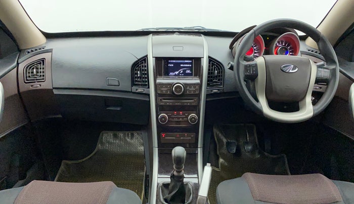 2015 Mahindra XUV500 W6, Diesel, Manual, 90,935 km, Dashboard