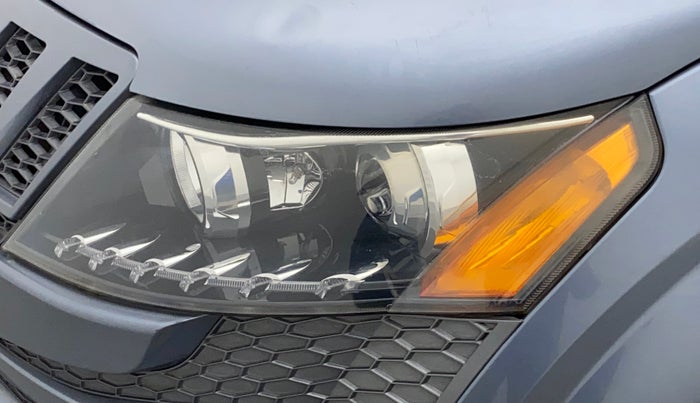 2015 Mahindra XUV500 W6, Diesel, Manual, 90,935 km, Left headlight - Faded