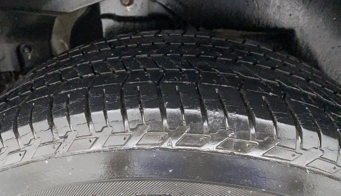 2015 Mahindra XUV500 W6, Diesel, Manual, 90,935 km, Right Rear Tyre Tread
