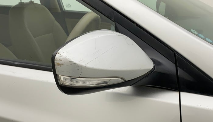 2011 Hyundai Verna FLUIDIC 1.6 VTVT SX OPT AT, Petrol, Automatic, 43,497 km, Right rear-view mirror - Cover has minor damage