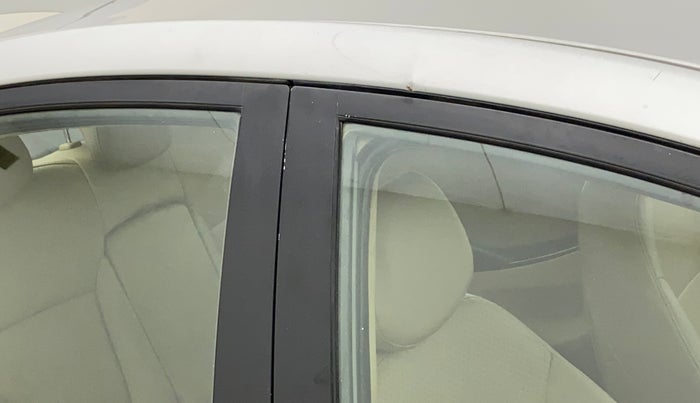 2011 Hyundai Verna FLUIDIC 1.6 VTVT SX OPT AT, Petrol, Automatic, 43,497 km, Right B pillar - Minor scratches