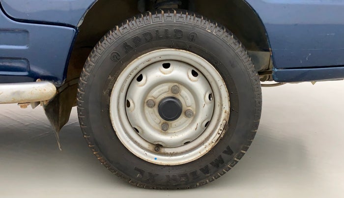 2012 Maruti Omni 5 STR, Petrol, Manual, 43,291 km, Right Front Wheel