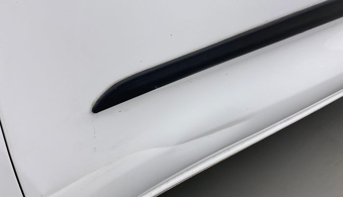 2016 Datsun Redi Go T (O), Petrol, Manual, 24,360 km, Front passenger door - Slightly dented