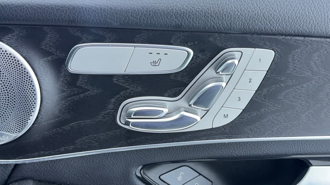 2019 Mercedes-benz GLC 300 4matic, Automatic, 67325 km, Drivers Side Adjustment Panel