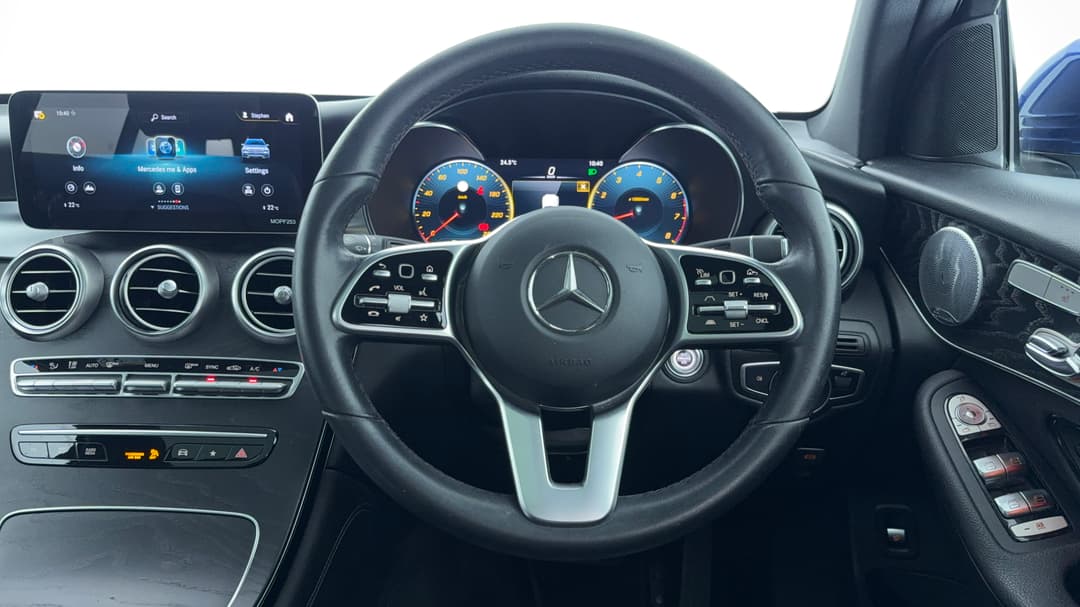 2019 Mercedes-benz GLC 300 4matic, Automatic, 67325 km, Steering Wheel Close-up