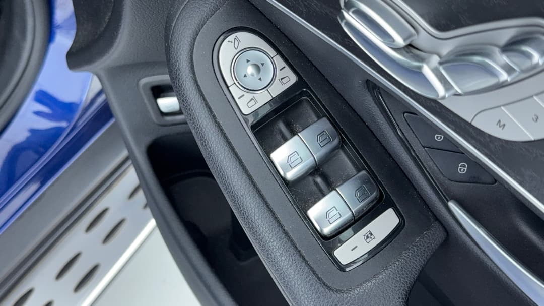 2019 Mercedes-benz GLC 300 4matic, Automatic, 67325 km, Drivers Side Door Panel Controls