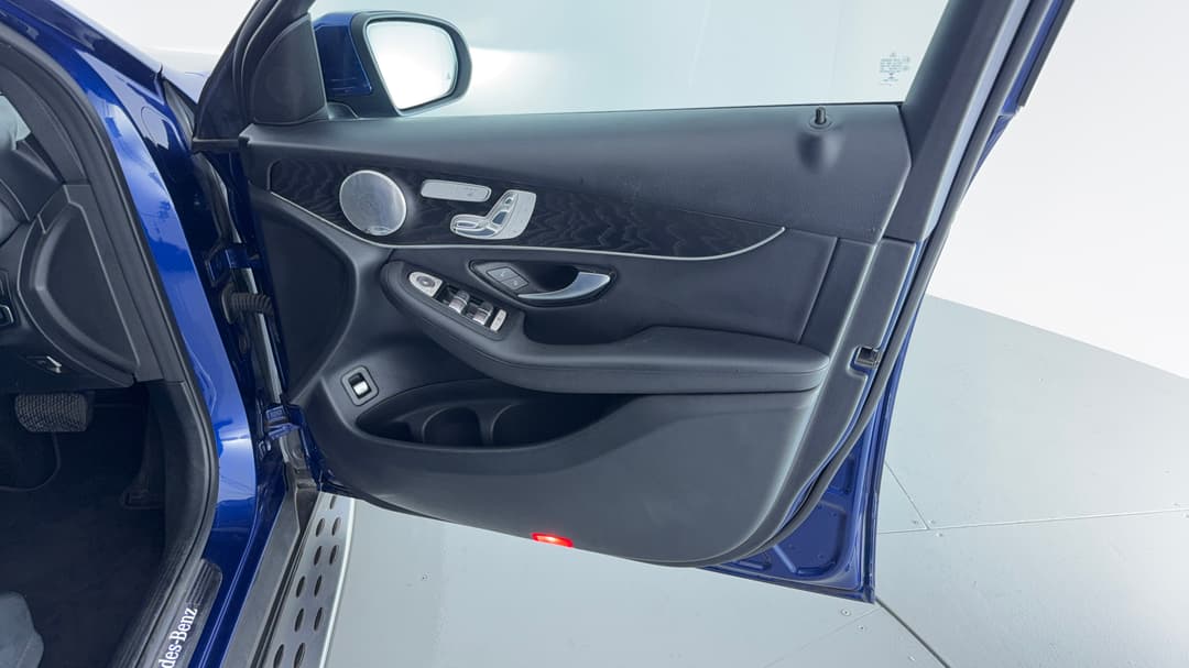 2019 Mercedes-benz GLC 300 4matic, Automatic, 67325 km, Speaker View