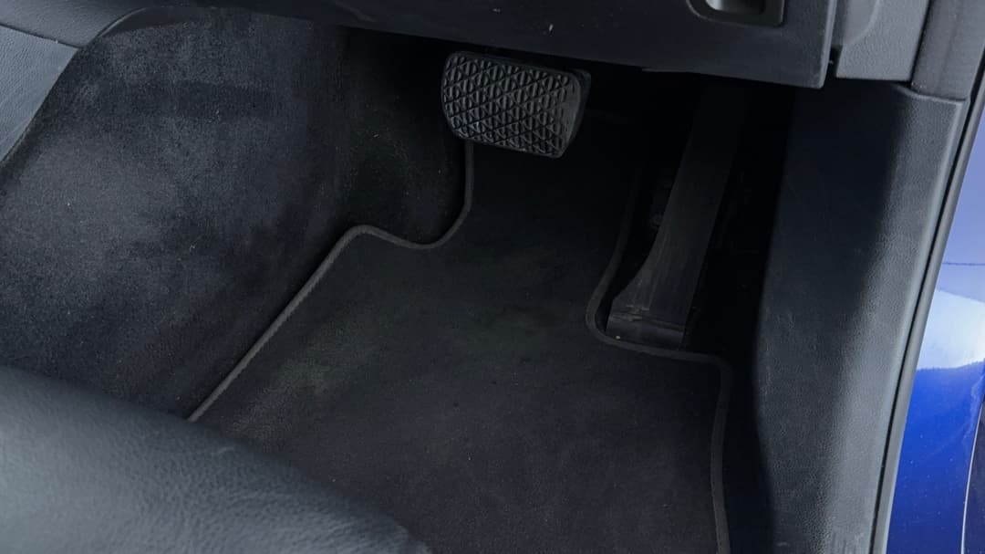 2019 Mercedes-benz GLC 300 4matic, Automatic, 67325 km, Pedals and Footmat