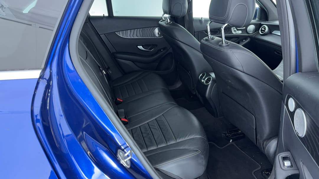 2019 Mercedes-benz GLC 300 4matic, Automatic, 67325 km, Right Side Rear Door Cabin View