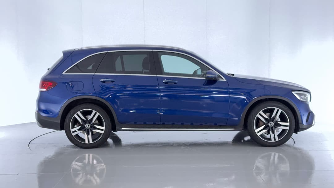 2019 Mercedes-benz GLC 300 4matic, Automatic, 67325 km, Right Side View